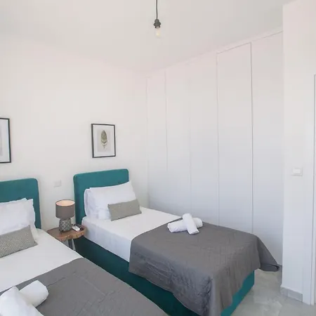 Vie Bleu Mit Pool, Im Zentrum