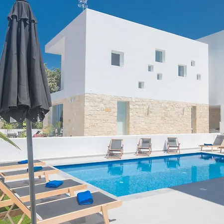 بيت للعطل Vie Bleu Mit Pool, Im Zentrum *